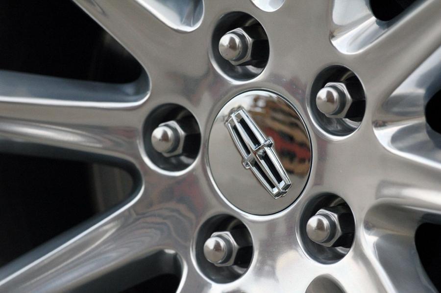  Lincoln MKX 2011 года  (фото 39 из 105)